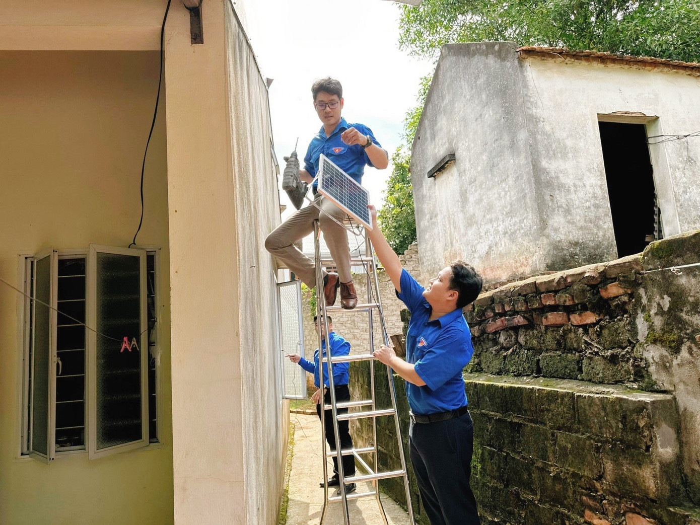 Các hoạt động sôi nổi của đoàn viên đoàn khối các cơ quan Trung ương. Các hoạt động sôi nổi của đoàn viên đoàn khối các cơ quan Trung ương.