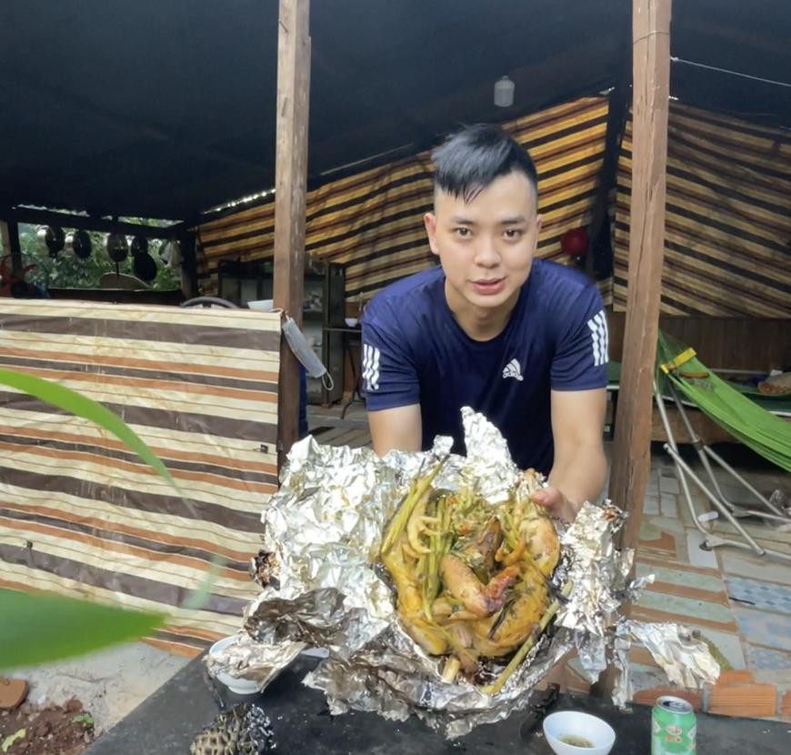 Chân dung chàng trai 9x gây chú ý trên mạng xã hội những ngày qua.