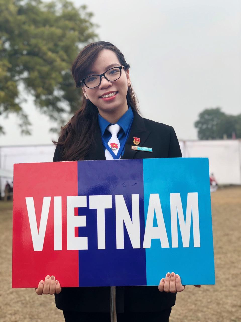 Cô gái 9x năng nổ với các hoạt động Đoàn từ khi còn là sinh viên đến nay. Ảnh: NVCC Cô gái 9x năng nổ với các hoạt động Đoàn từ khi còn là sinh viên đến nay. Ảnh: NVCC