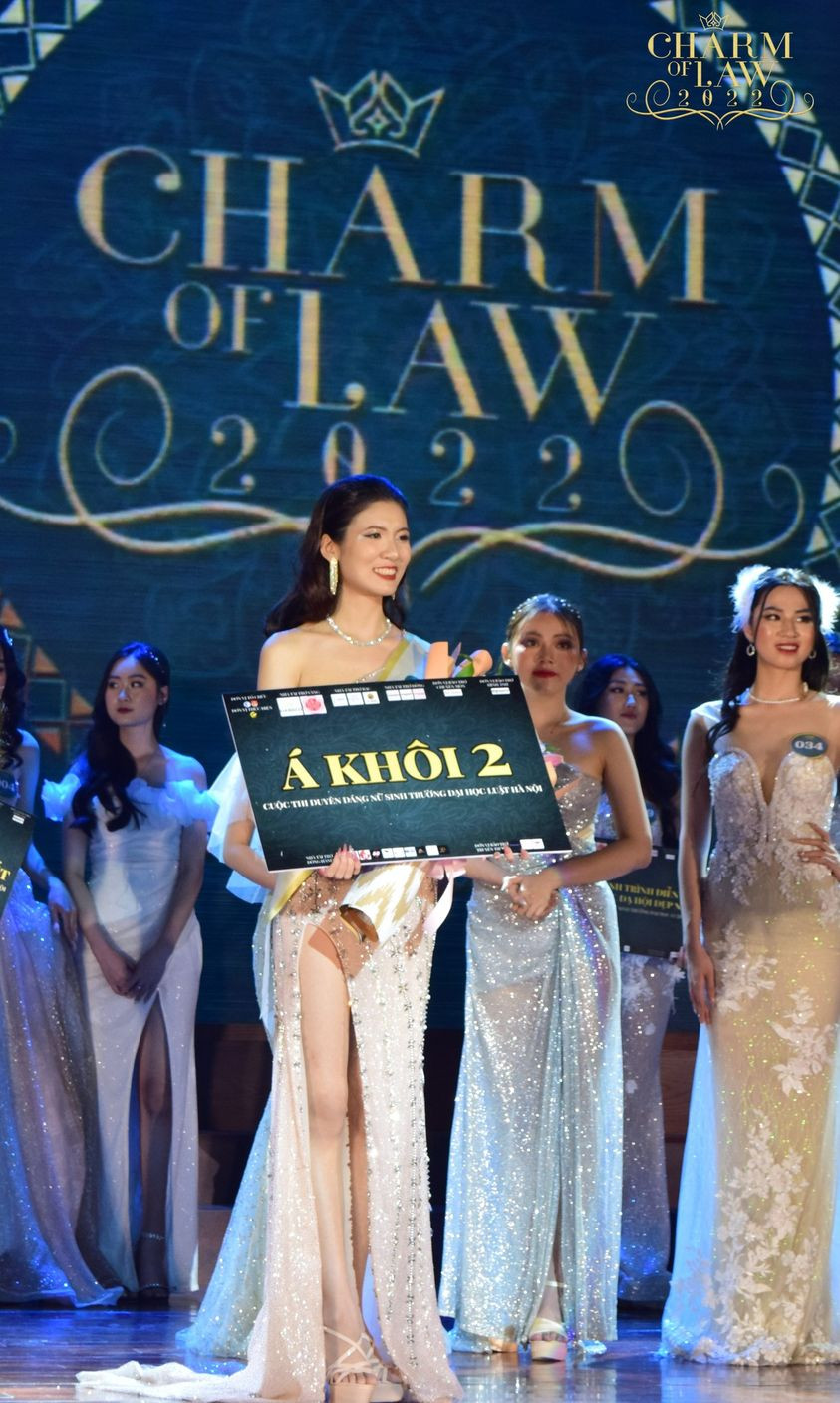 Nguyễn Như Quỳnh tỏa sáng, tự tin khi nhận danh hiệu Á khôi 2. Ảnh: BTC Nguyễn Như Quỳnh tỏa sáng, tự tin khi nhận danh hiệu Á khôi 2. Ảnh: BTC