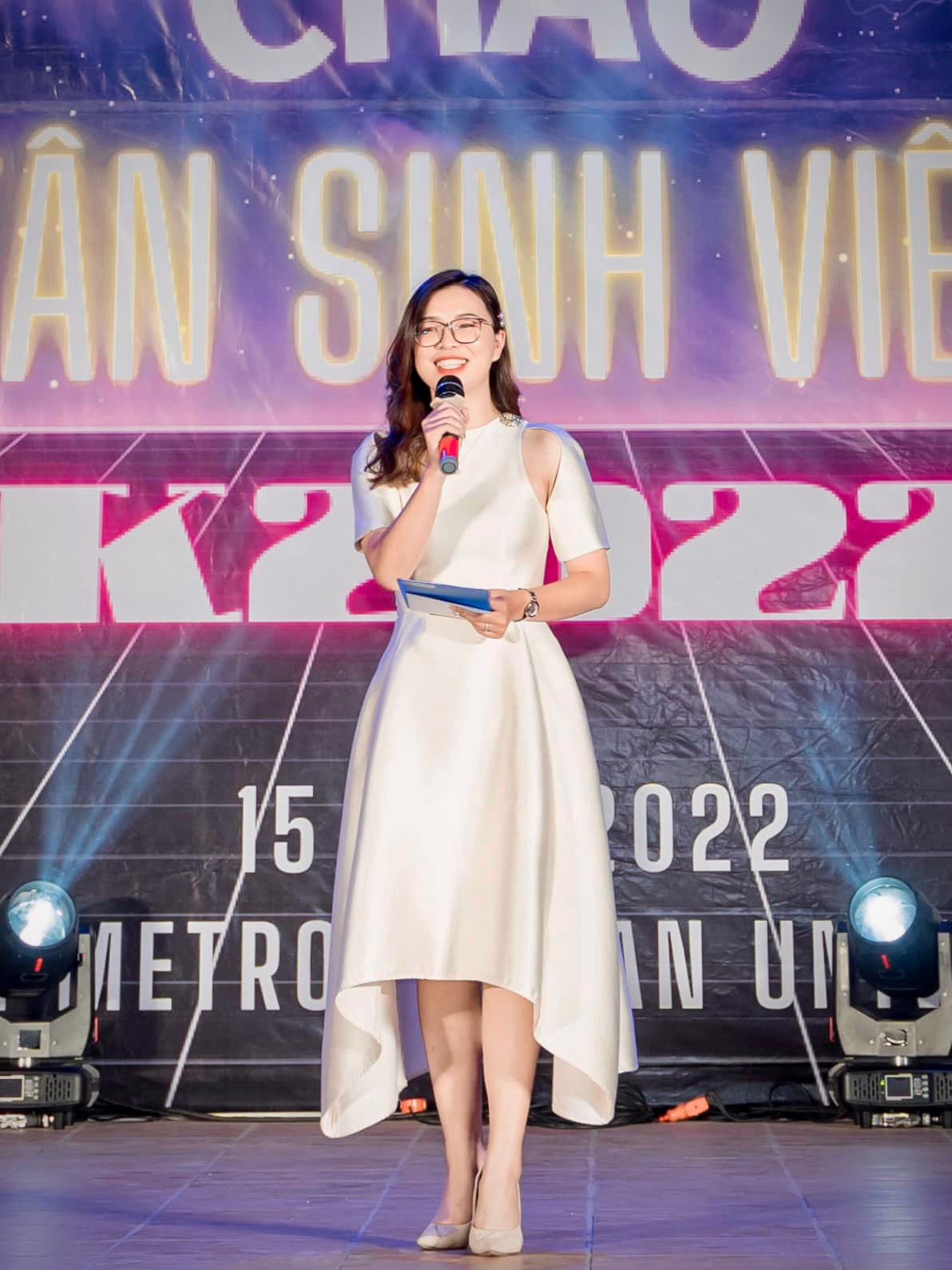 Cô gái năng động Trịnh Thục Ánh. Cô gái năng động Trịnh Thục Ánh.