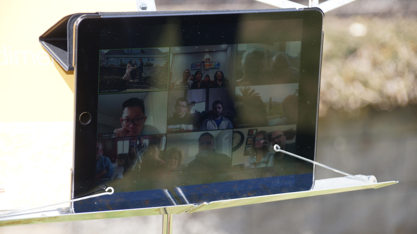 Ảnh chụp lễ cưới qua Zoom của vợ Việt chồng Mỹ. Ảnh: NVCC Ảnh chụp lễ cưới qua Zoom của vợ Việt chồng Mỹ. Ảnh: NVCC