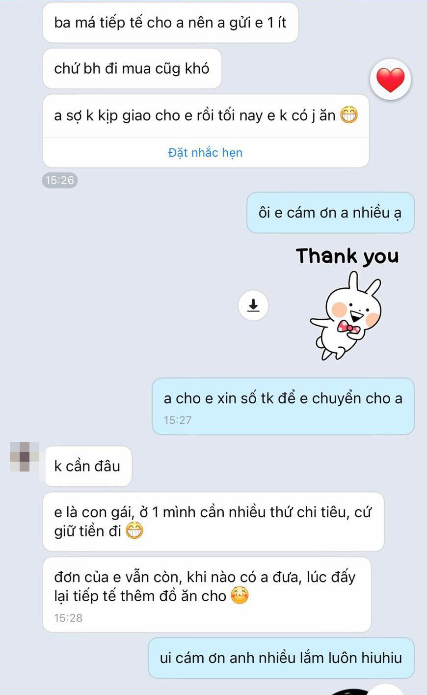 Đoạn hội thoại của anh shipper và khách hàng xa lạ ấm áp nghĩa tình.