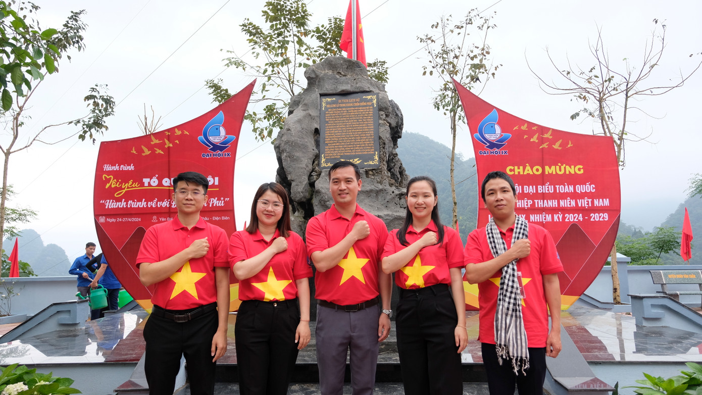 Khí thế của đại biểu hành trình "Tôi yêu Tổ quốc tôi". Khí thế của đại biểu hành trình "Tôi yêu Tổ quốc tôi".