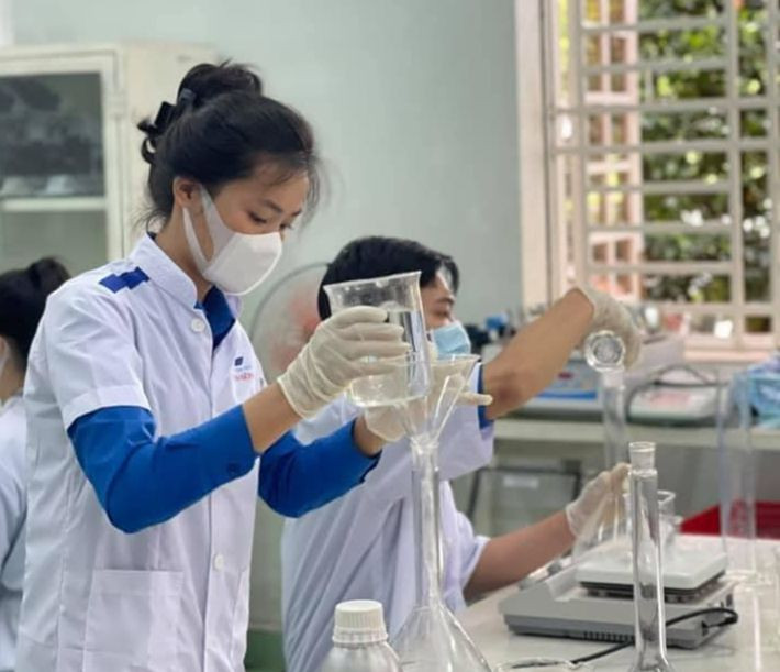 Tâm tốt nghiệp chuyên ngành Dược sĩ của trường Đại học Công nghệ Miền Đông, tỉnh Đồng Nai.