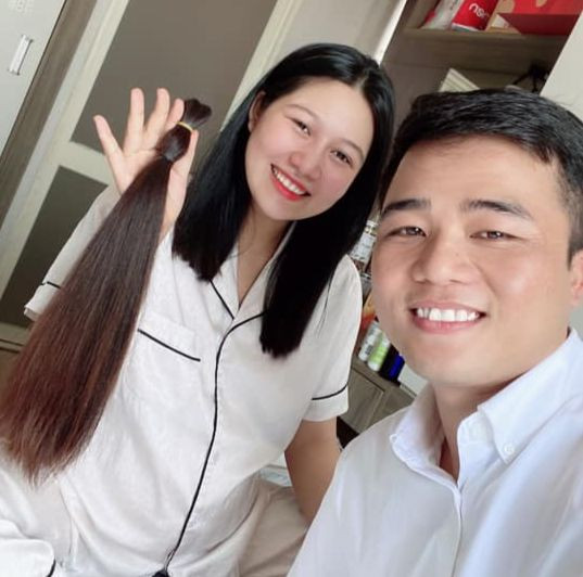 Trước khi sinh, Thương đã hiến tóc cho các bệnh nhân ung thư. Ảnh: FBNV