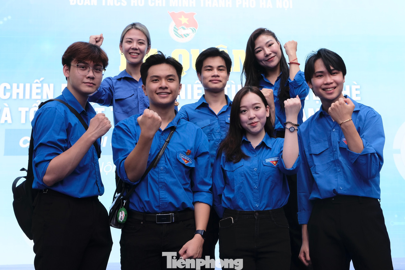 Thanh niên Thủ đô bày tỏ sự quyết tâm hoàn thành tốt những chỉ tiêu của chiến dịch. Thanh niên Thủ đô bày tỏ sự quyết tâm hoàn thành tốt những chỉ tiêu của chiến dịch.