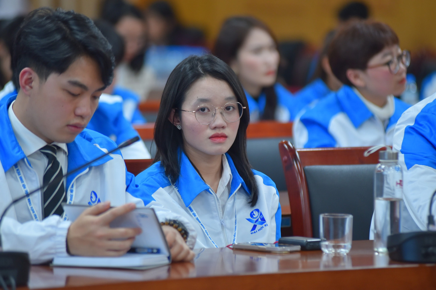 Các đại biểu sinh viên Việt Nam đang học tập tại nước ngoài đóng góp sôi nổi các ý kiến tại phiên thảo luận.