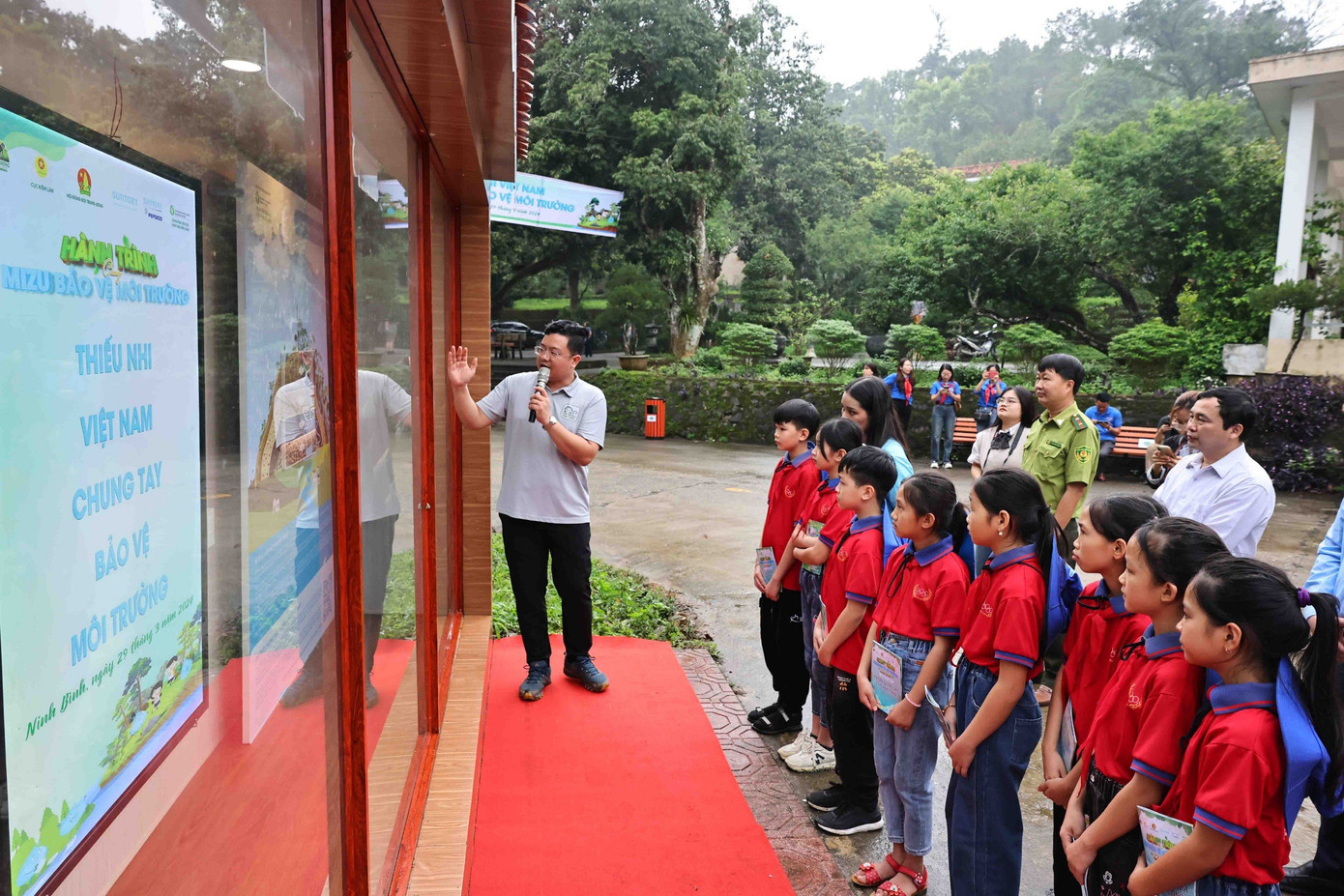 Khánh thành công trình “Góc thông tin bảo vệ môi trường Mizuiku”. Khánh thành công trình “Góc thông tin bảo vệ môi trường Mizuiku”.