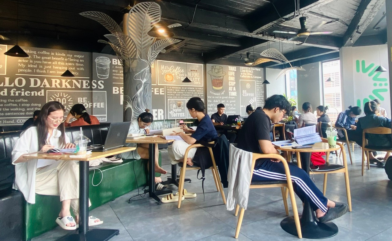 Làm việc đa nhiệm đòi hỏi người trẻ phải “nảy số” liên tục. Làm việc đa nhiệm đòi hỏi người trẻ phải “nảy số” liên tục.