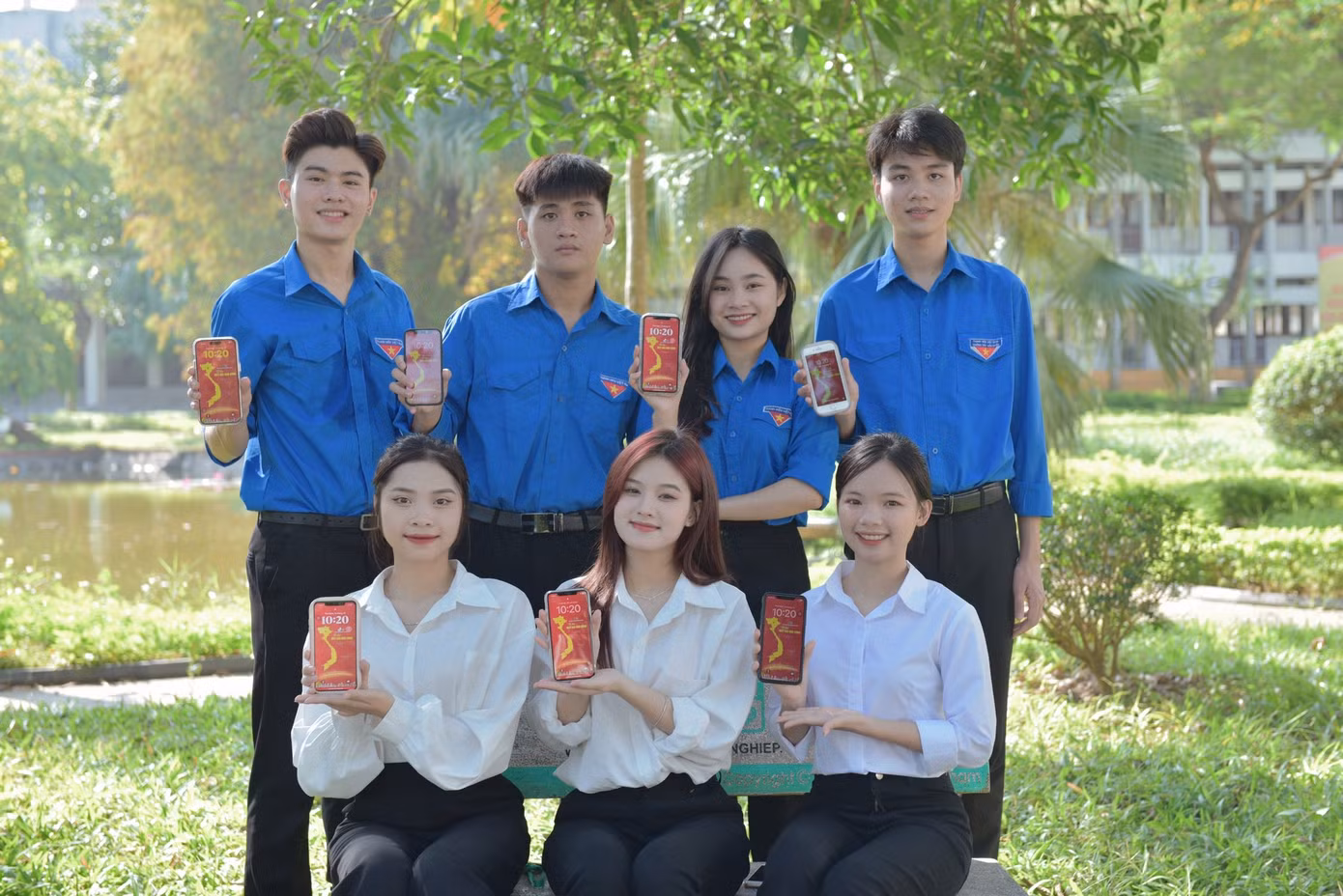 Đoàn viên, thanh niên Học viện Nông nghiệp Việt Nam đã thay hình nền máy tính, hình nền điện thoại di động và cover facebook để hưởng ứng Cuộc vận động "Tự hào một dải non sông". Đây là hoạt động thiết thực nhằm giáo dục lòng yêu nước, tự hào về toàn vẹn lãnh thổ trong mỗi người dân Việt Nam nói chung và đoàn viên, thanh niên nói riêng. Đồng thời cũng là cách làm sáng tạo, hưởng ứng tinh thần chuyển đổi số trong các hoạt động của Đoàn.