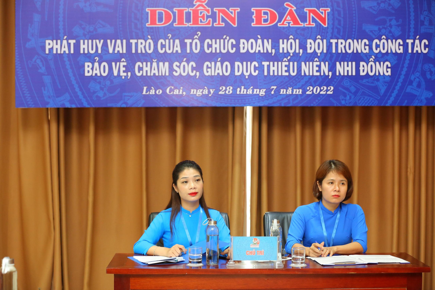 Các đại biểu chủ trì diễn đàn diễn đàn 4. Ảnh: Trọng Tài. Các đại biểu chủ trì diễn đàn diễn đàn 4. Ảnh: Trọng Tài.