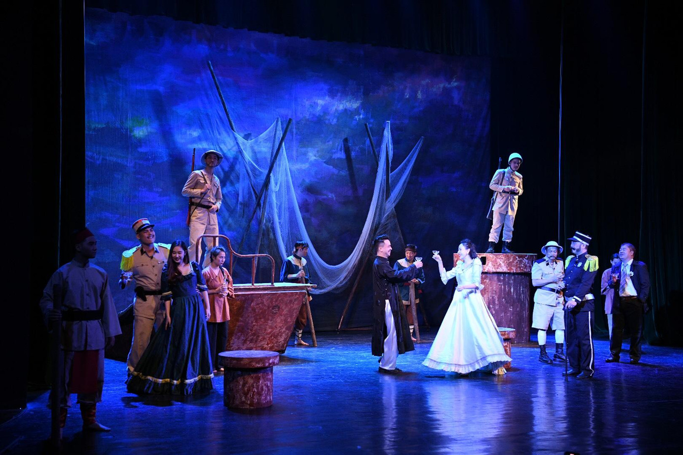 Phân cảnh ấn tượng của vở kịch.