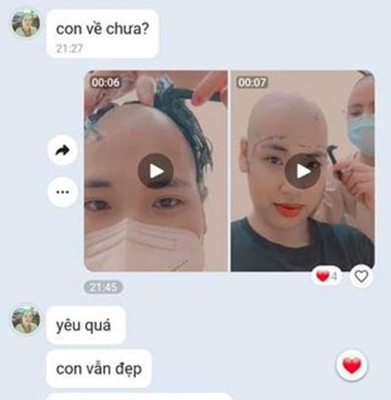 Đoạn tin nhắn của Bích Phương và mẹ. Khi được con thông báo về việc đã cạo tóc, Phương bất ngờ khi mẹ còn khen: “Yêu quá, con vẫn đẹp”.