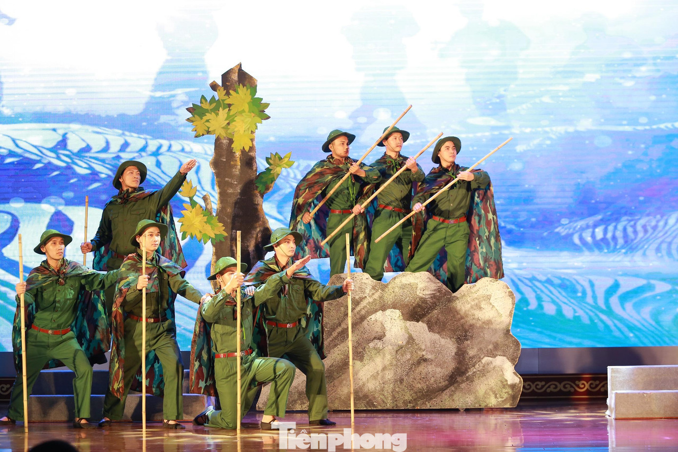 Năm 2021, Học viện Chính trị có 15 đề tài, sáng kiến dự thi Giải thưởng Tuổi trẻ sáng tạo cấp toàn quân. Trong đó có 1 giải Nhất, 2 giải Nhì, 5 giải Ba và 7 giải Khuyến khích. Các đề tài, sáng kiến đã thể hiện rõ sự sáng tạo và mang tính giải pháp, định hướng tư tưởng, nhận thức của thanh niên hiện nay.