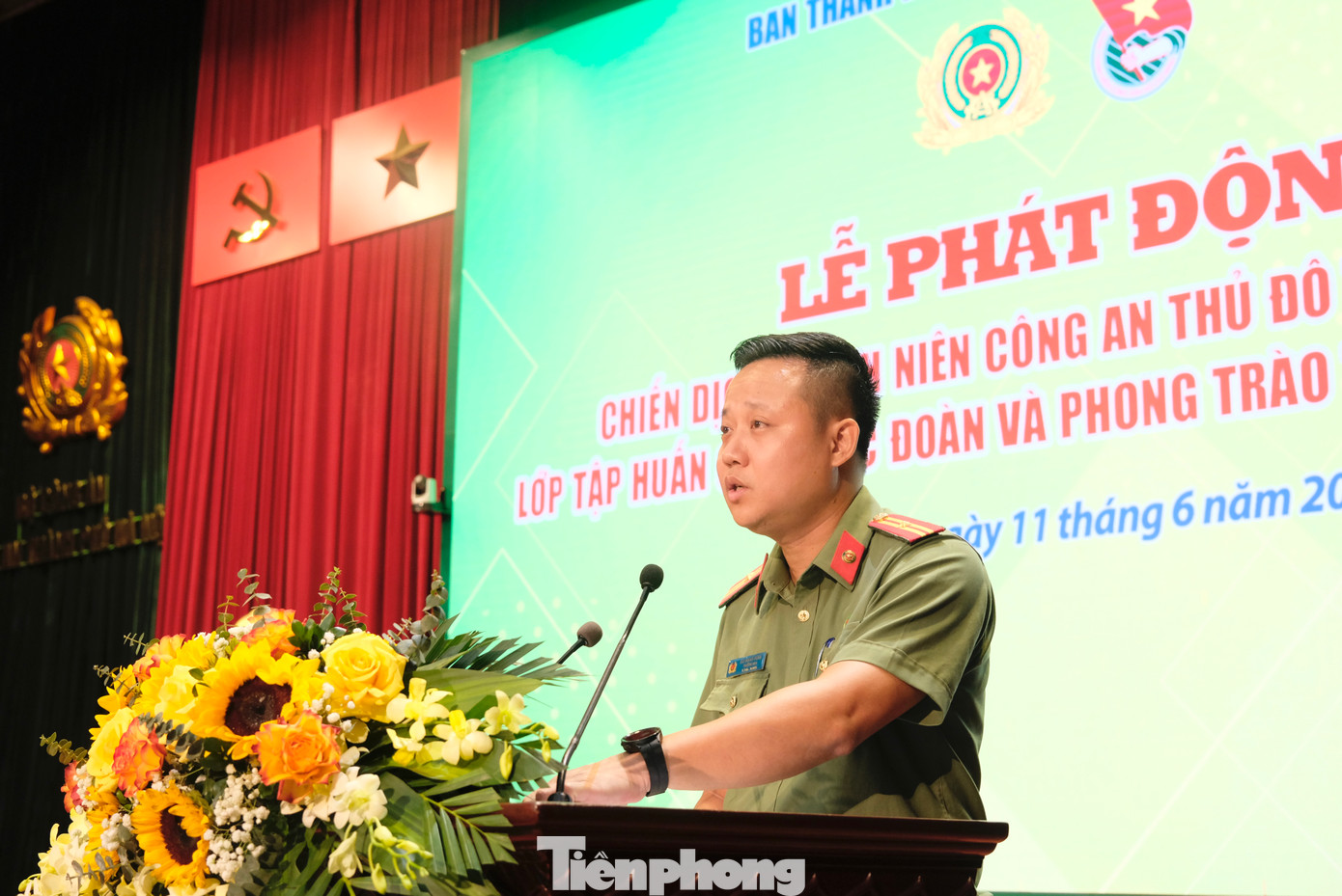 Thiếu tá Bùi Mạnh Hùng - Trưởng Ban thanh niên CATP phát biểu khai mạc Lễ phát động. Ảnh: Châu Linh Thiếu tá Bùi Mạnh Hùng - Trưởng Ban thanh niên CATP phát biểu khai mạc Lễ phát động. Ảnh: Châu Linh