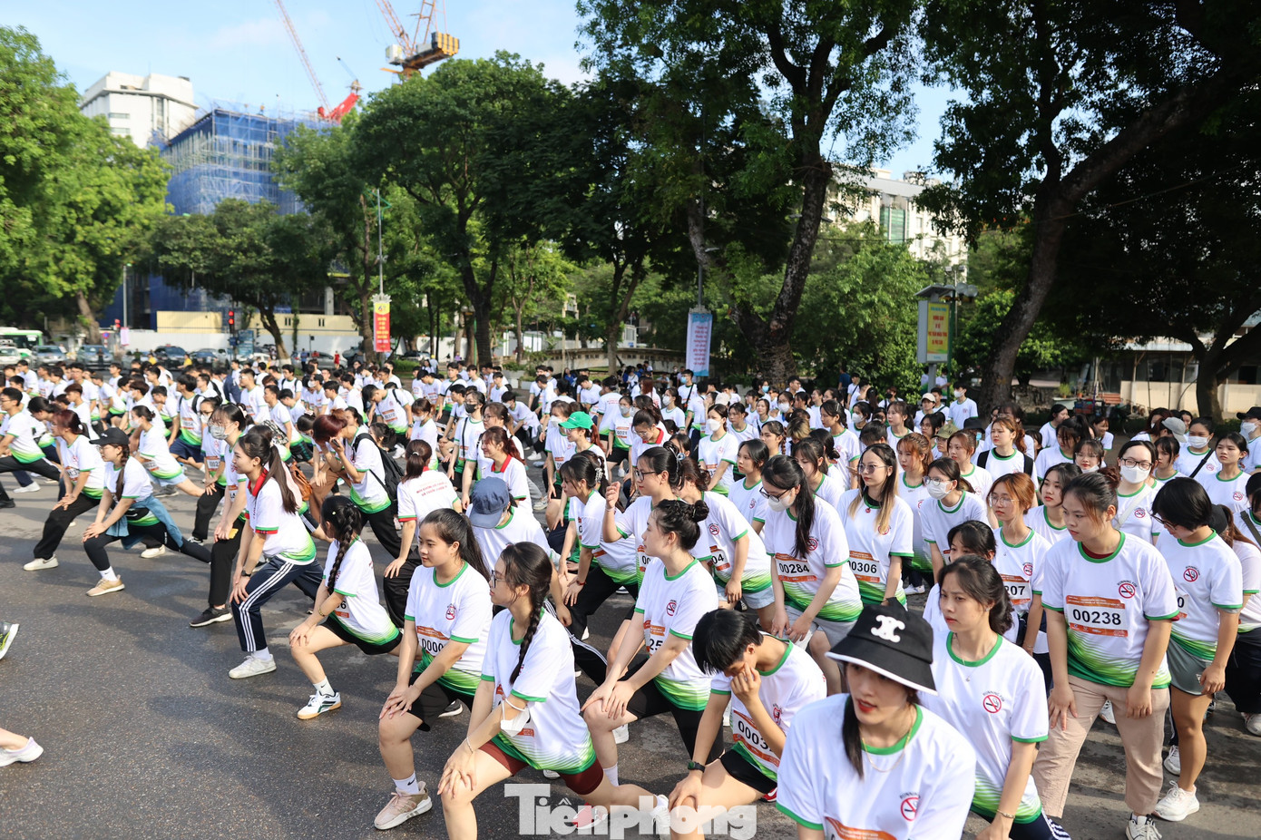 Không khí giải chạy sáng 28/5 tại Công viên Thống nhất.