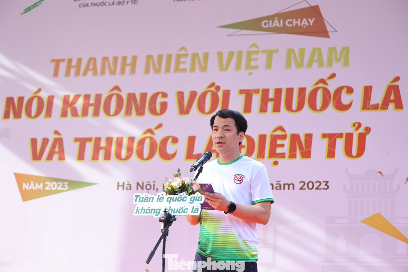 Anh Ngô Văn Cương, Bí thư T.Ư Đoàn phát biểu khai mạc giải chạy.