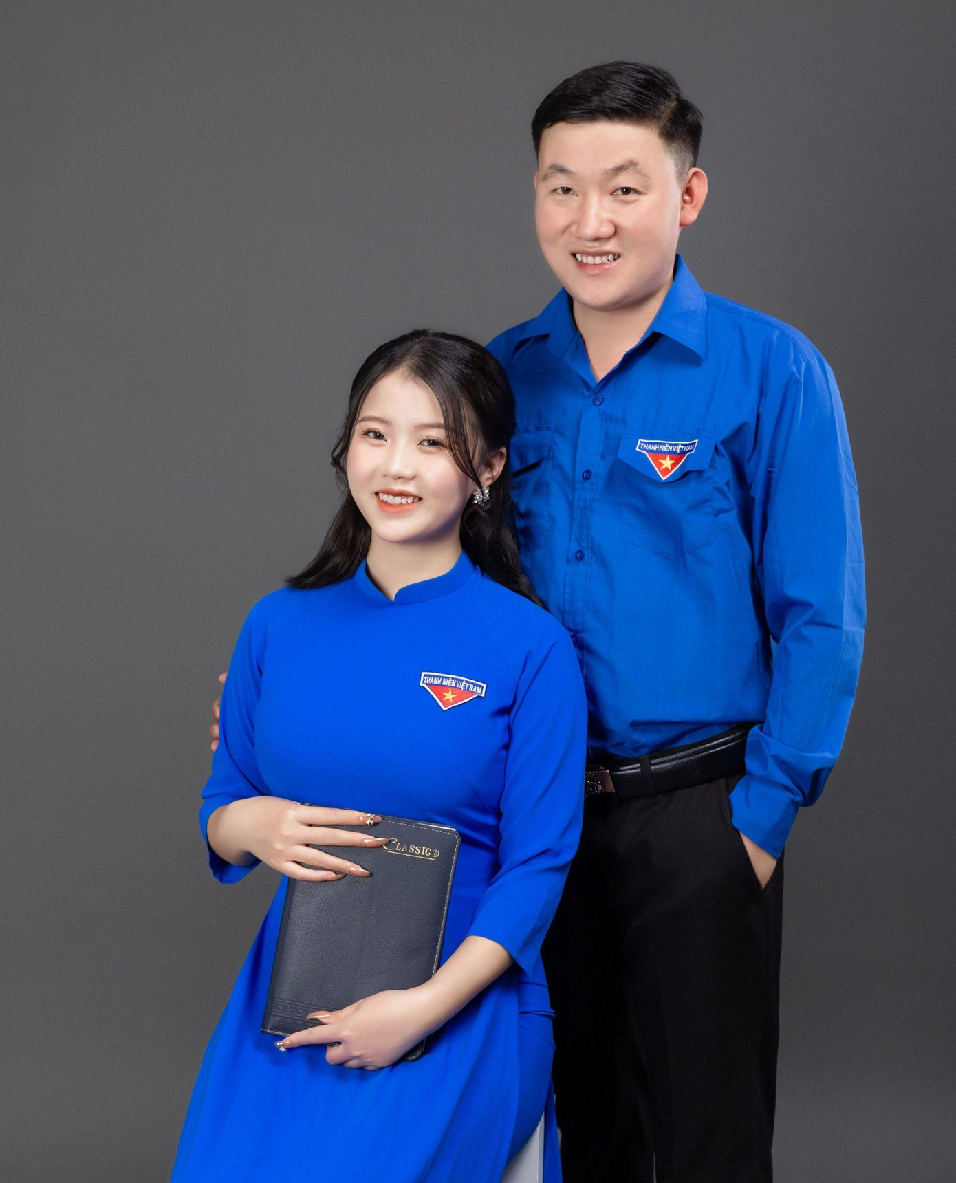 Cặp đôi cán bộ Đoàn quen nhau qua sự kiện "Chiến dịch tình nguyện mùa đông 2021" và tổ chức lễ cưới vào ngày 11,12/11 vừa qua. Cặp đôi cán bộ Đoàn quen nhau qua sự kiện "Chiến dịch tình nguyện mùa đông 2021" và tổ chức lễ cưới vào ngày 11,12/11 vừa qua.