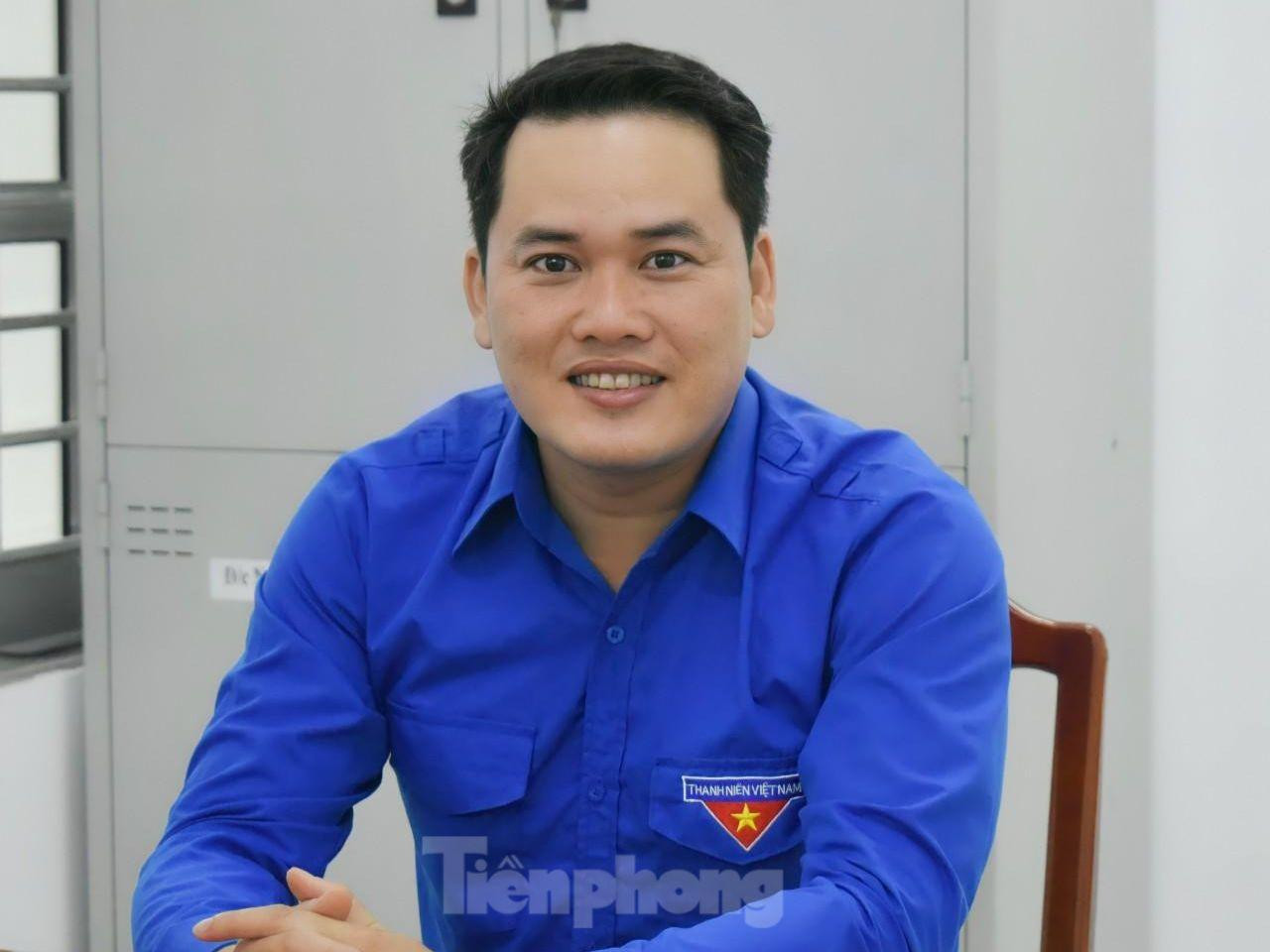 Anh Đoàn Chí Hải - Phó Bí thư Tỉnh Đoàn, Chủ tịch Hội Liên hiệp Thanh niên Việt Nam tỉnh Sóc Trăng. Anh Đoàn Chí Hải - Phó Bí thư Tỉnh Đoàn, Chủ tịch Hội Liên hiệp Thanh niên Việt Nam tỉnh Sóc Trăng.