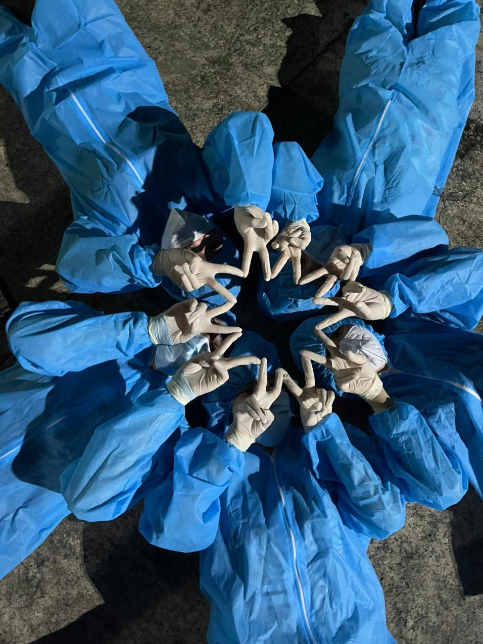 Theo dự kiến, nhóm sẽ kết thúc đợt tình nguyện vào 22/9 nhưng nếu tình hình dịch bệnh vẫn diễn biến phức tạp thì họ sẽ tiếp tục ở lại làm nhiệm vụ.