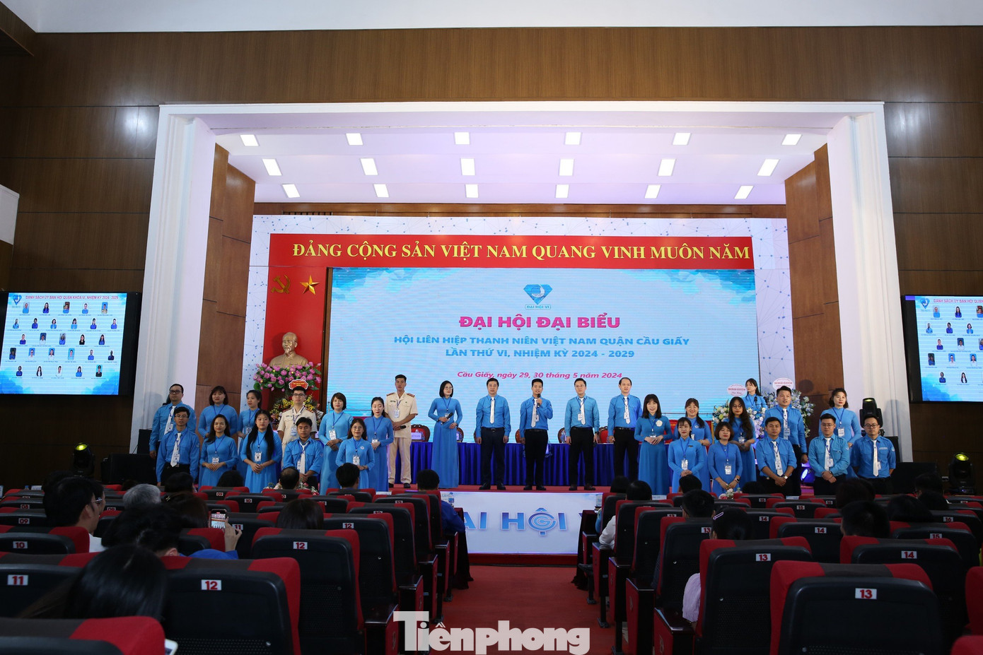 27 anh, chị ủy viên Ủy ban Hội LHTN Việt Nam quận Cầu Giấy khóa VI, nhiệm kỳ 2024 - 2029 ra mắt tại Đại hội.