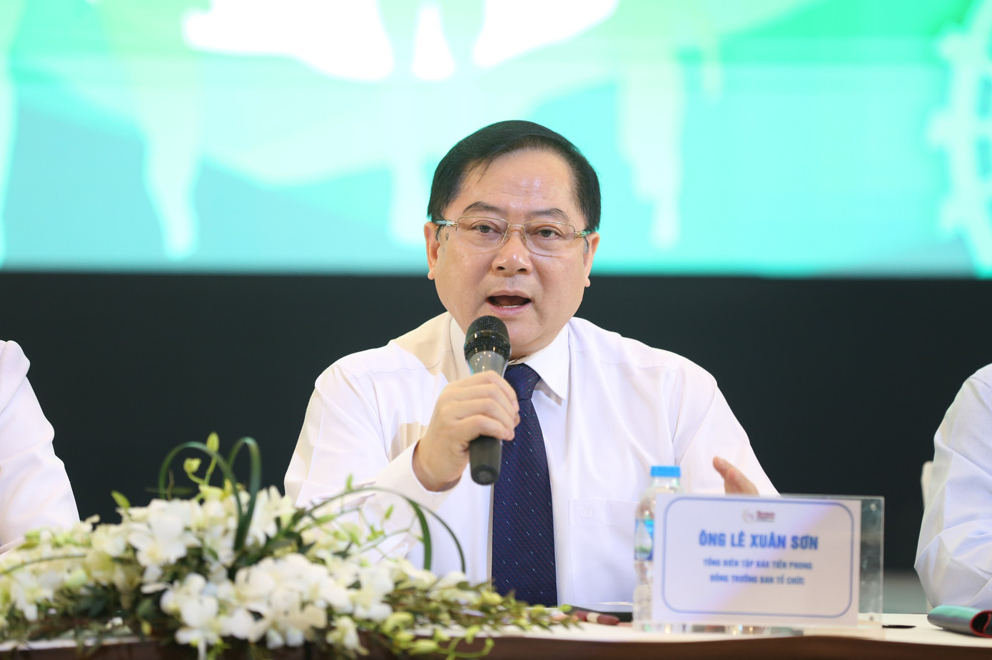 Nhà báo Lê Xuân Sơn - Tổng Biên tập báo Tiền Phong, đồng Trưởng Ban tổ chức Tiền Phong Marathon 2023. Nhà báo Lê Xuân Sơn - Tổng Biên tập báo Tiền Phong, đồng Trưởng Ban tổ chức Tiền Phong Marathon 2023.