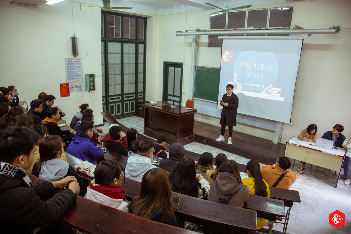 Workshop chia sẻ kinh nghiệm hữu ích cho sinh viên khoa Hóa do CLB tổ chức.