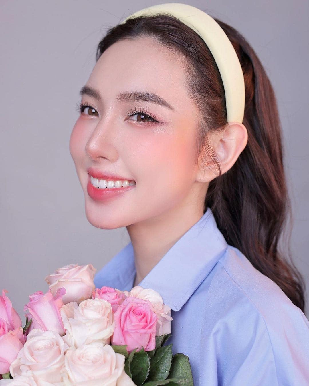 Hoa hậu Nguyễn Thúc Thùy Tiên cũng nhanh chóng bắt trend.