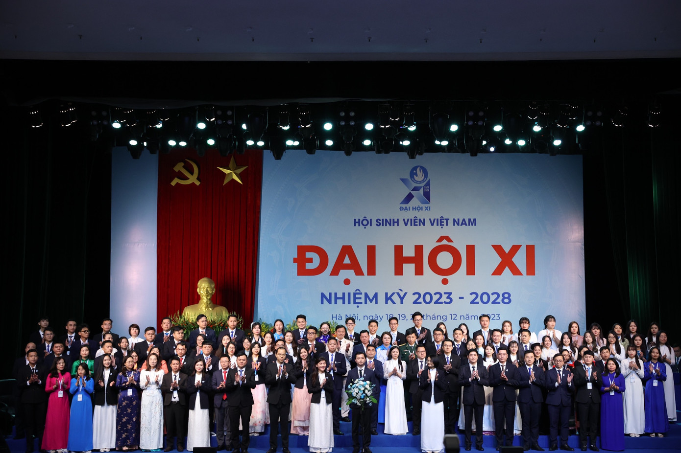 Ra mắt Ban Chấp hành T.Ư Hội Sinh viên Việt Nam khoá XI với 103 anh, chị; Ban Thư ký gồm 33 anh, chị; Thường trực T.Ư Hội Sinh Viên Việt Nam khoá XI gồm 6 anh, chị, với 1 Chủ tịch và 5 Phó Chủ tịch.