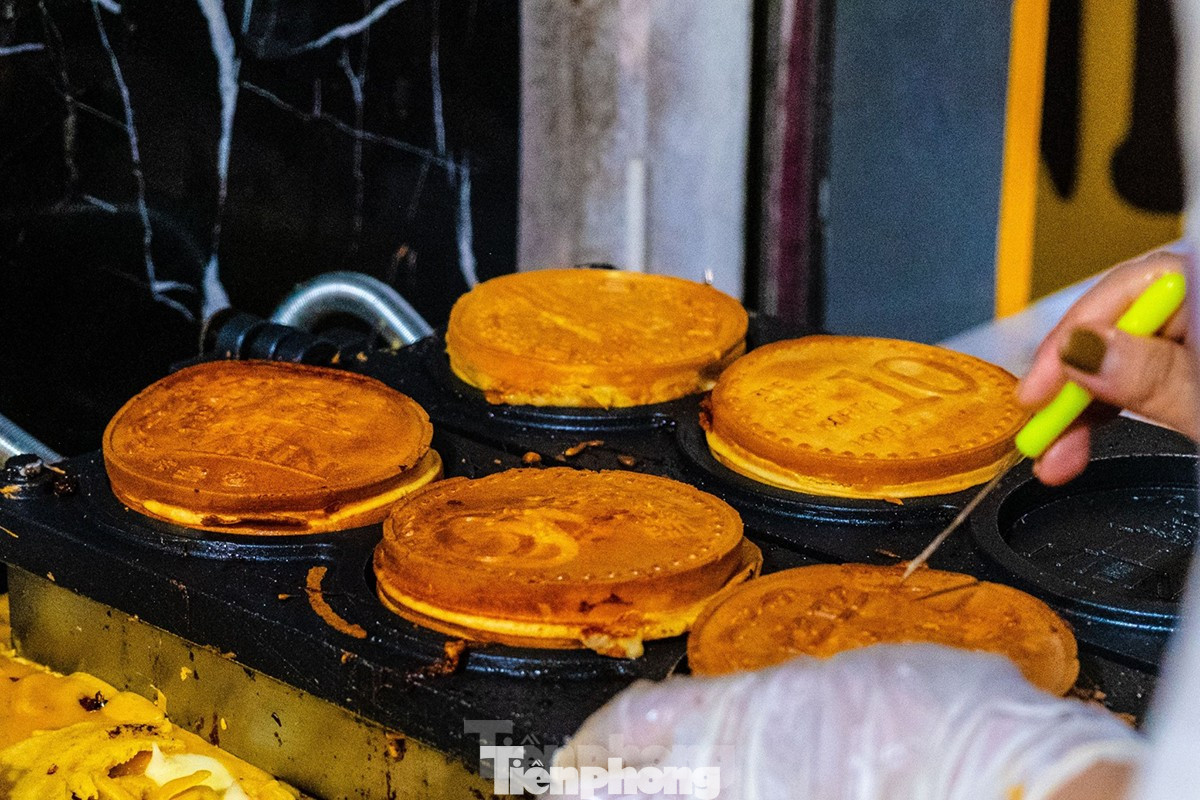 Bánh đồng xu lọt top 10 món ăn, đồ uống hot năm 2023. Ảnh: Đức Nguyễn
