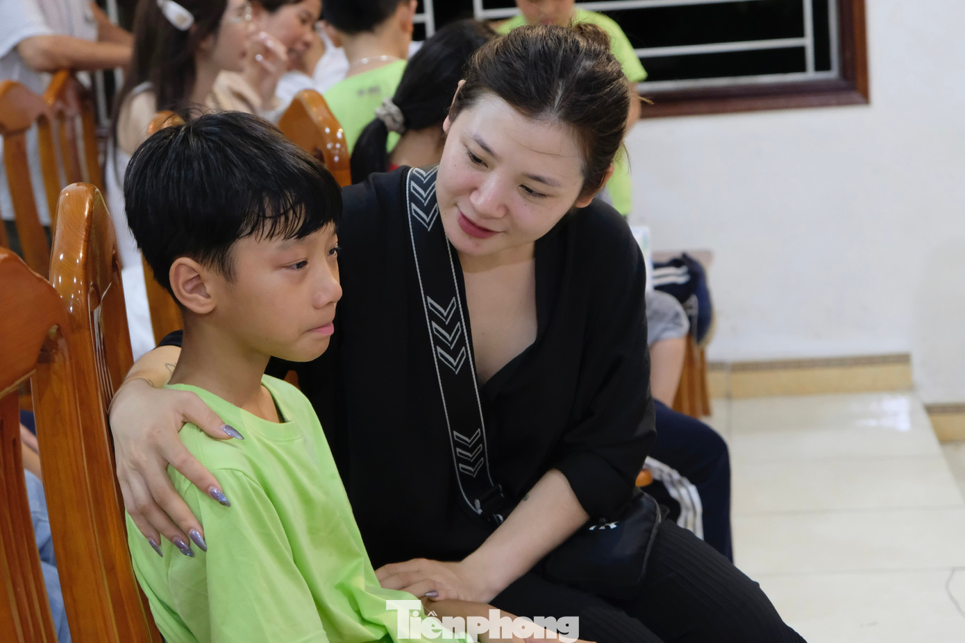 Các chiến sĩ nhí gặp lại bố mẹ, người thân sau học kỳ trong quân đội. Ảnh: Châu Linh Các chiến sĩ nhí gặp lại bố mẹ, người thân sau học kỳ trong quân đội. Ảnh: Châu Linh