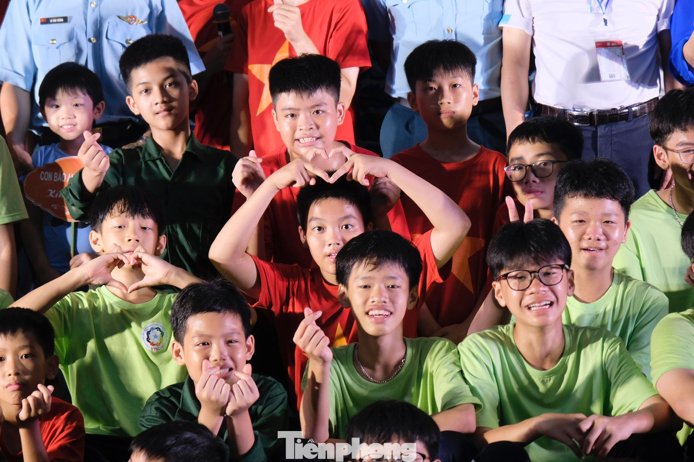 Những nụ cười đáng yêu của các chiến sĩ nhí. Những nụ cười đáng yêu của các chiến sĩ nhí.