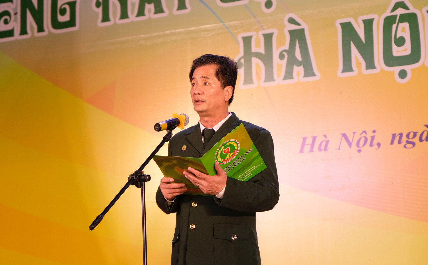 Chủ tịch Hội Cựu thanh niên xung phong TP. Hà Nội Nguyễn Văn Đính phát biểu khai mạc Liên hoan. Ảnh: Châu Linh