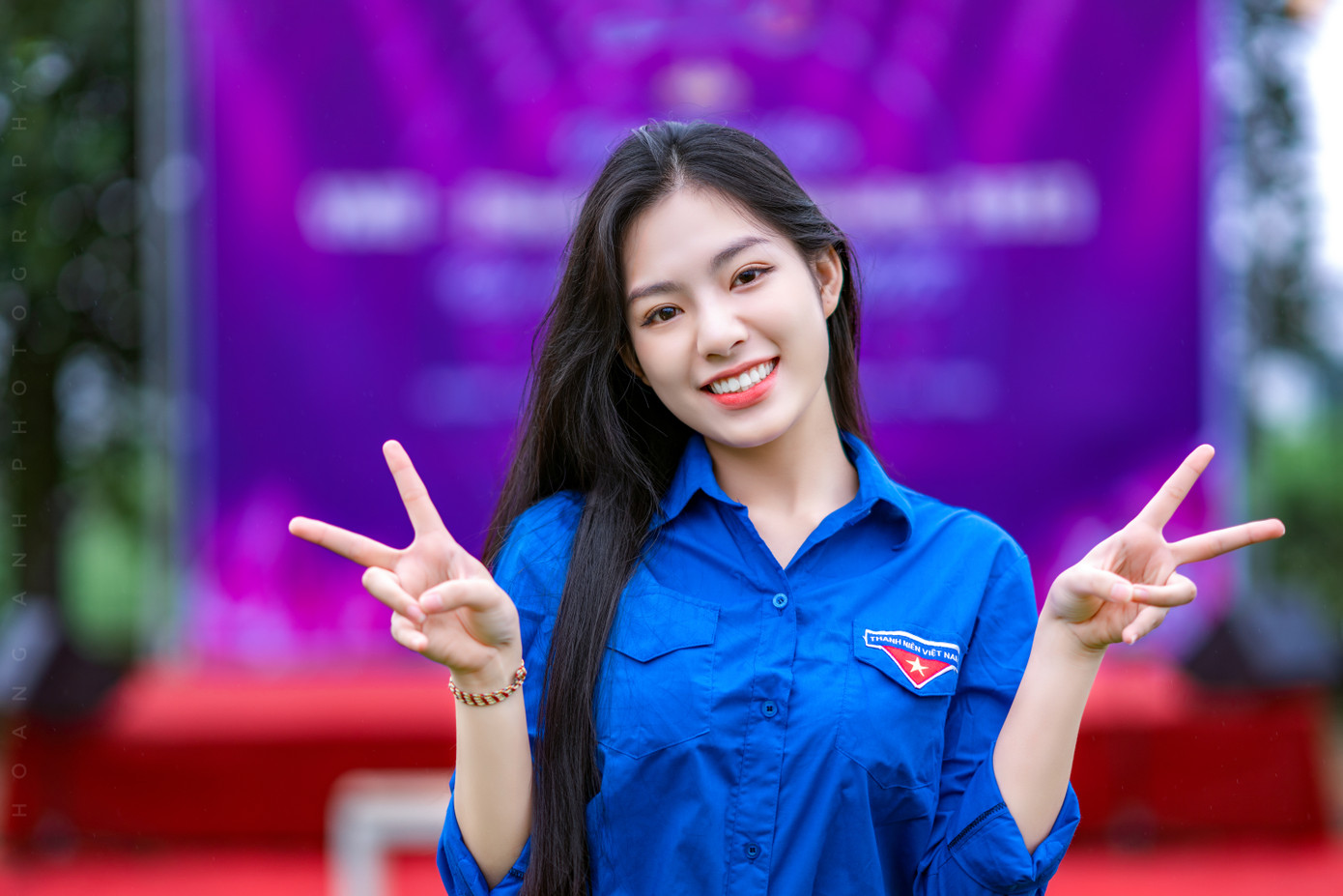 Yến Linh đang theo học ngành Kinh doanh quốc tế của trường Quốc tế, Đại học Quốc gia Hà Nội với điểm GPA tích lũy đạt 3.24/4, xếp loại học lực Giỏi và có nhiều kỳ đạt học bổng. Linh quan niệm, học đại học là cơ hội để thể hiện mình và rèn luyện sự kiên trì, nỗ lực trước khi bước ra &quot;trường đời&quot;.