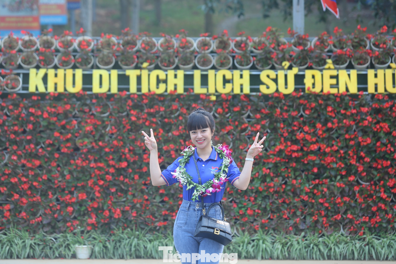 Gương mặt trẻ Việt Nam triển vọng 2022 Nguyễn Thị Thu Hoa tham gia hành trình về nguồn tại chính quê hương của cô. Gương mặt trẻ Việt Nam triển vọng 2022 Nguyễn Thị Thu Hoa tham gia hành trình về nguồn tại chính quê hương của cô.