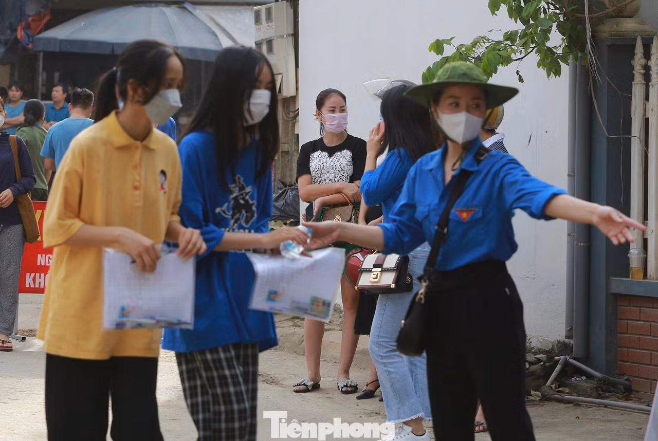 Chiều ngày 18/6, các em học sinh sẽ làm bài thi môn Ngoại ngữ trong thời gian 60 phút.
