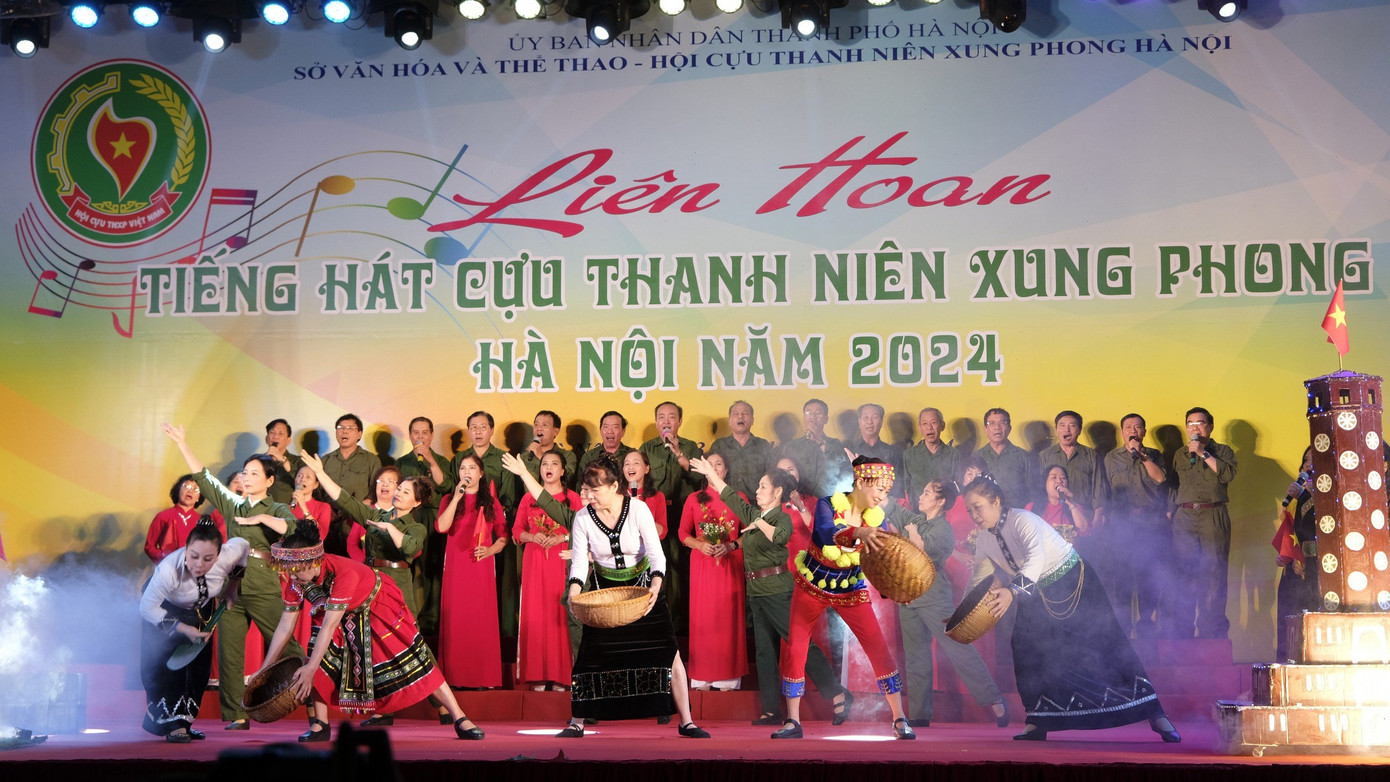 Các tiết mục tại Liên hoan hướng đến ca ngợi con người, đất nước Việt Nam và hình ảnh, phẩm chất tốt đẹp của lực lượng cựu TNXP trong các thời kỳ kháng chiến. Ảnh: Châu Linh