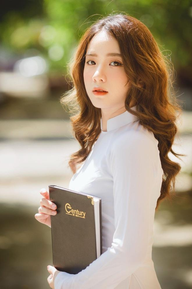 Thu Phương coi việc học là quan trọng nhất và luôn ưu tiên thời gian dành cho việc học nhiều hơn, năng nổ tham gia các hoạt động ngoại khóa của trường để có thêm kỹ năng mềm cần thiết.