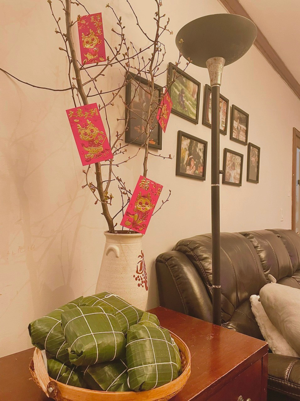 Một góc trang trí Tết của Trang. Ảnh: NVCC