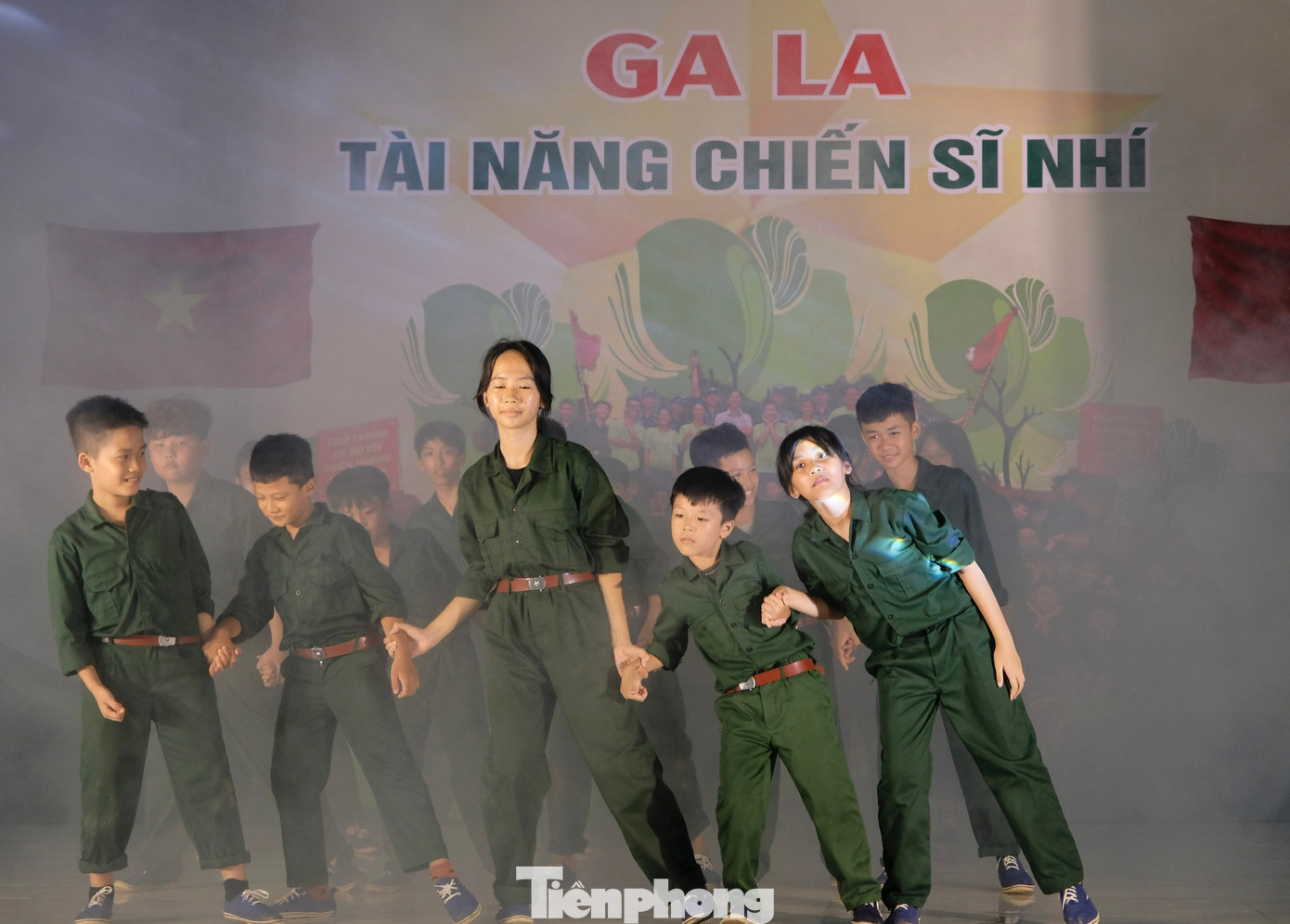 Các chiến sĩ nhí tự tin biểu diễn chỉ trong một thời gian ngắn tập luyện. Ảnh: Châu Linh Các chiến sĩ nhí tự tin biểu diễn chỉ trong một thời gian ngắn tập luyện. Ảnh: Châu Linh