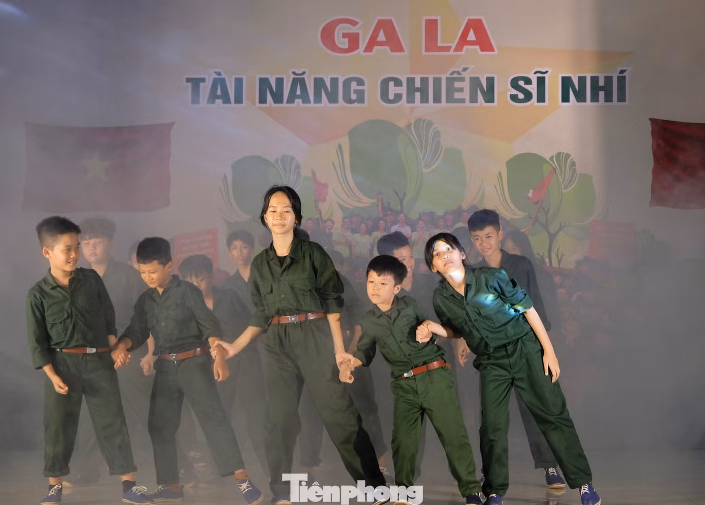 Các chiến sĩ nhí tự tin biểu diễn chỉ trong một thời gian ngắn tập luyện. Ảnh: Châu Linh Các chiến sĩ nhí tự tin biểu diễn chỉ trong một thời gian ngắn tập luyện. Ảnh: Châu Linh