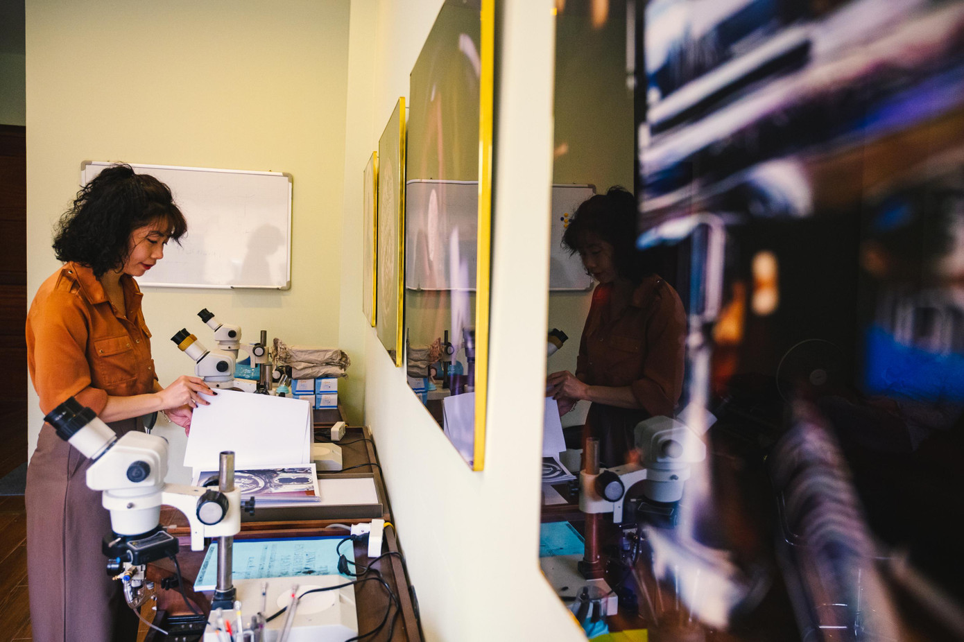 Chị Dương tưởng rằng, vẽ chỉ là một sở thích và thú vui một thời tuổi trẻ từng mong ước theo đuổi. Đến khi đi học và đi làm, chị cũng không hay vẽ và tìm hiểu sâu về nghệ thuật. Nhưng 10 năm sau kể từ ngày lỡ duyên với ngành học mỹ thuật, chị đã quyết định bắt đầu lại để nghiêm túc theo đuổi con đường nghệ thuật chân chính.