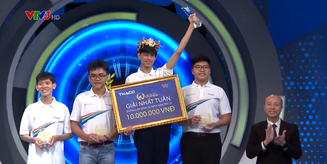 4 thí sinh tranh tài trong cuộc thi tuần: Nguyễn Văn Trường (trường THPT Chuyên Nguyễn Huệ, Hà Nội); Đỗ Thái Phong (trường THPT Chuyên Lê Hồng Phong, TP. Hồ Chí Minh); Nguyễn Hữu Tuấn Anh (trường THPT Tiên Du số 1, Bắc Ninh); Nguyễn Ngọc Huy (trường THPT Triệu Sơn 1, Thanh Hóa). Ảnh chụp màn hình. 4 thí sinh tranh tài trong cuộc thi tuần: Nguyễn Văn Trường (trường THPT Chuyên Nguyễn Huệ, Hà Nội); Đỗ Thái Phong (trường THPT Chuyên Lê Hồng Phong, TP. Hồ Chí Minh); Nguyễn Hữu Tuấn Anh (trường THPT Tiên Du số 1, Bắc Ninh); Nguyễn Ngọc Huy (trường THPT Triệu Sơn 1, Thanh Hóa). Ảnh chụp màn hình.