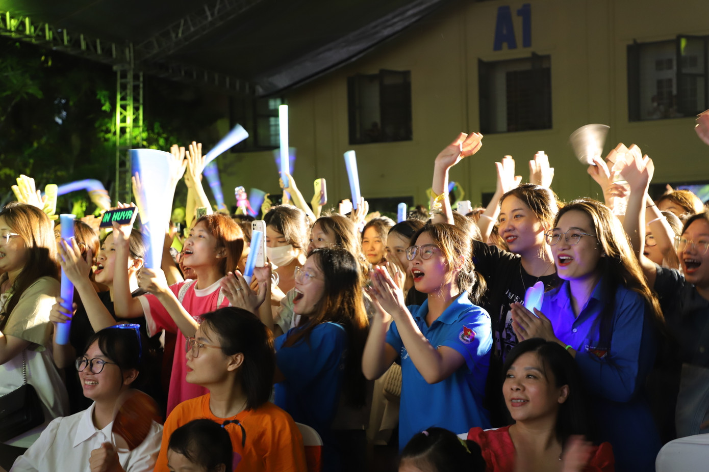 Sinh viên Học viện Phụ nữ nhiều năng lượng, nhiệt huyết, sẵn sàng bước vào năm học mới. Ảnh: Diệu Nhi