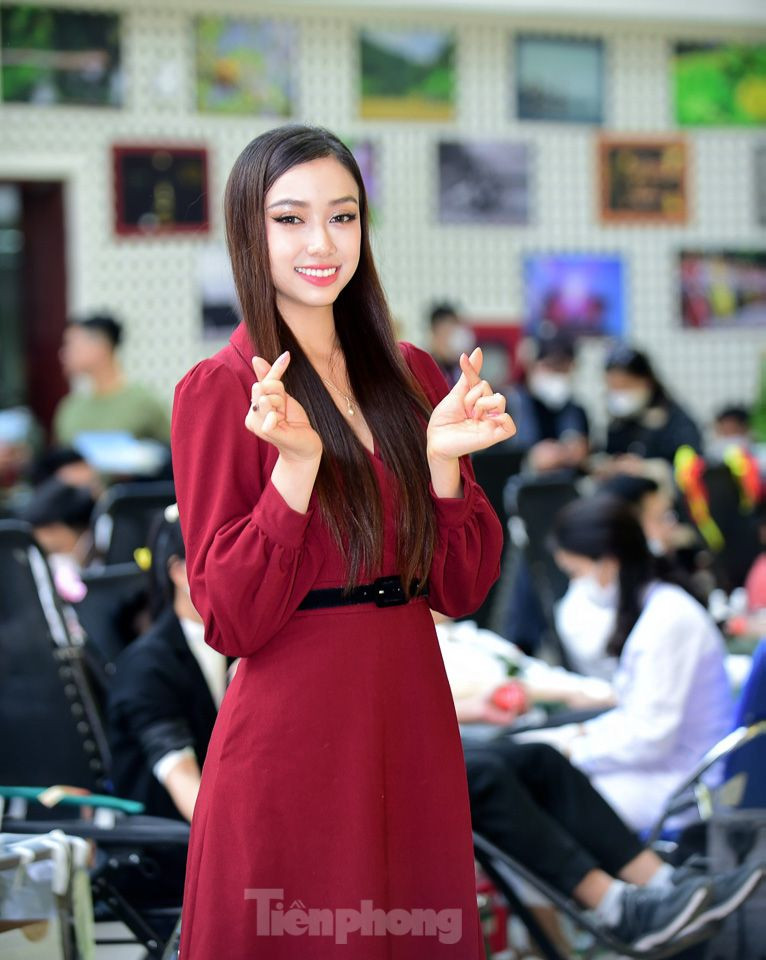 Bạn Nguyễn Ngọc Mai (Người đẹp Nhân ái, Top 5 Hoa hậu Việt Nam 2022) cũng thường xuyên quan tâm tới các chương trình hiến máu. &quot;Mình sẽ tận dụng lợi thế của mạng xã hội để kết nối thêm nhiều người đẹp và bạn trẻ khác cùng tham gia chương trình&quot;, người đẹp Ngọc Mai nói.