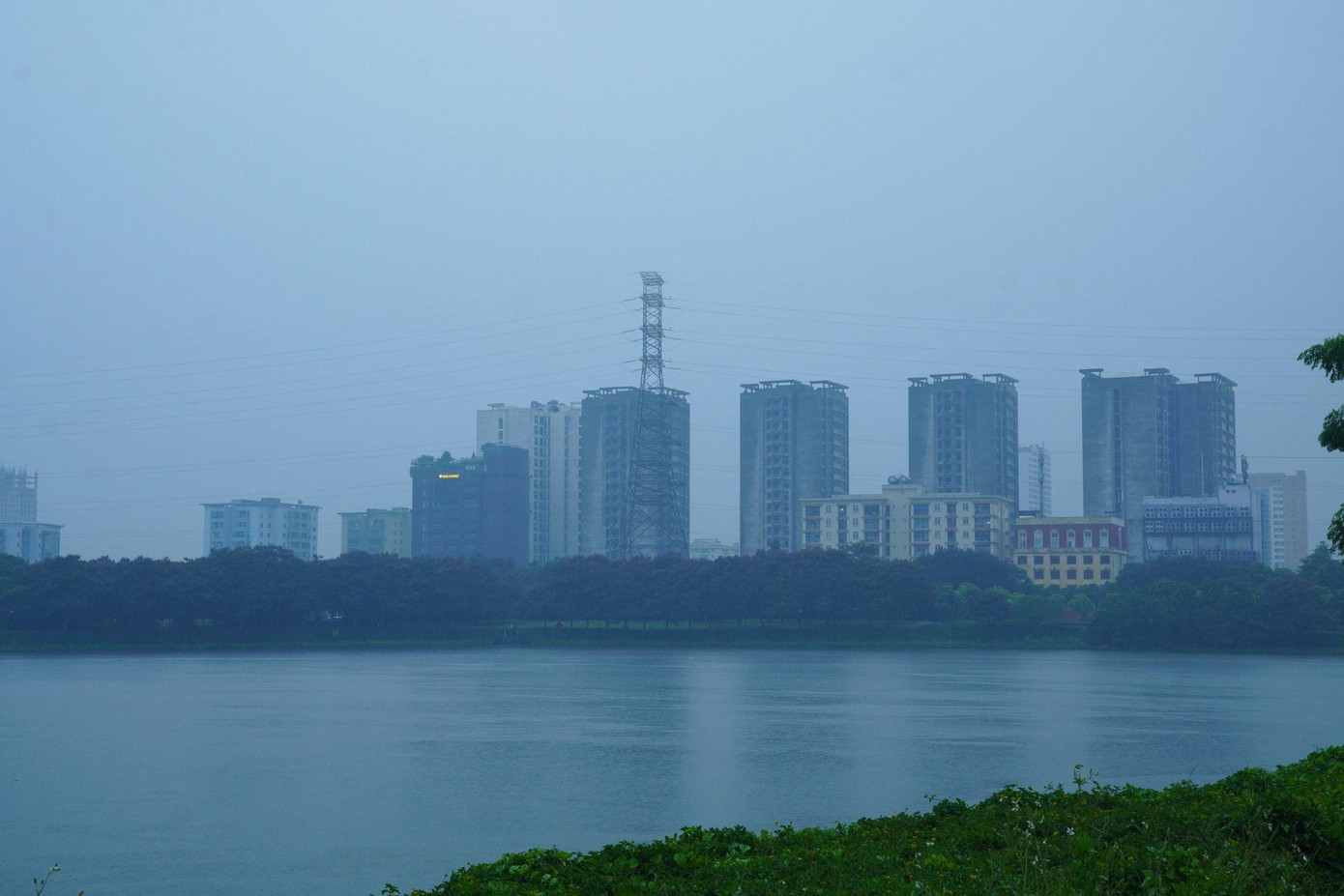 Công viên Yên Sở trong cơn mưa. Công viên Yên Sở trong cơn mưa.