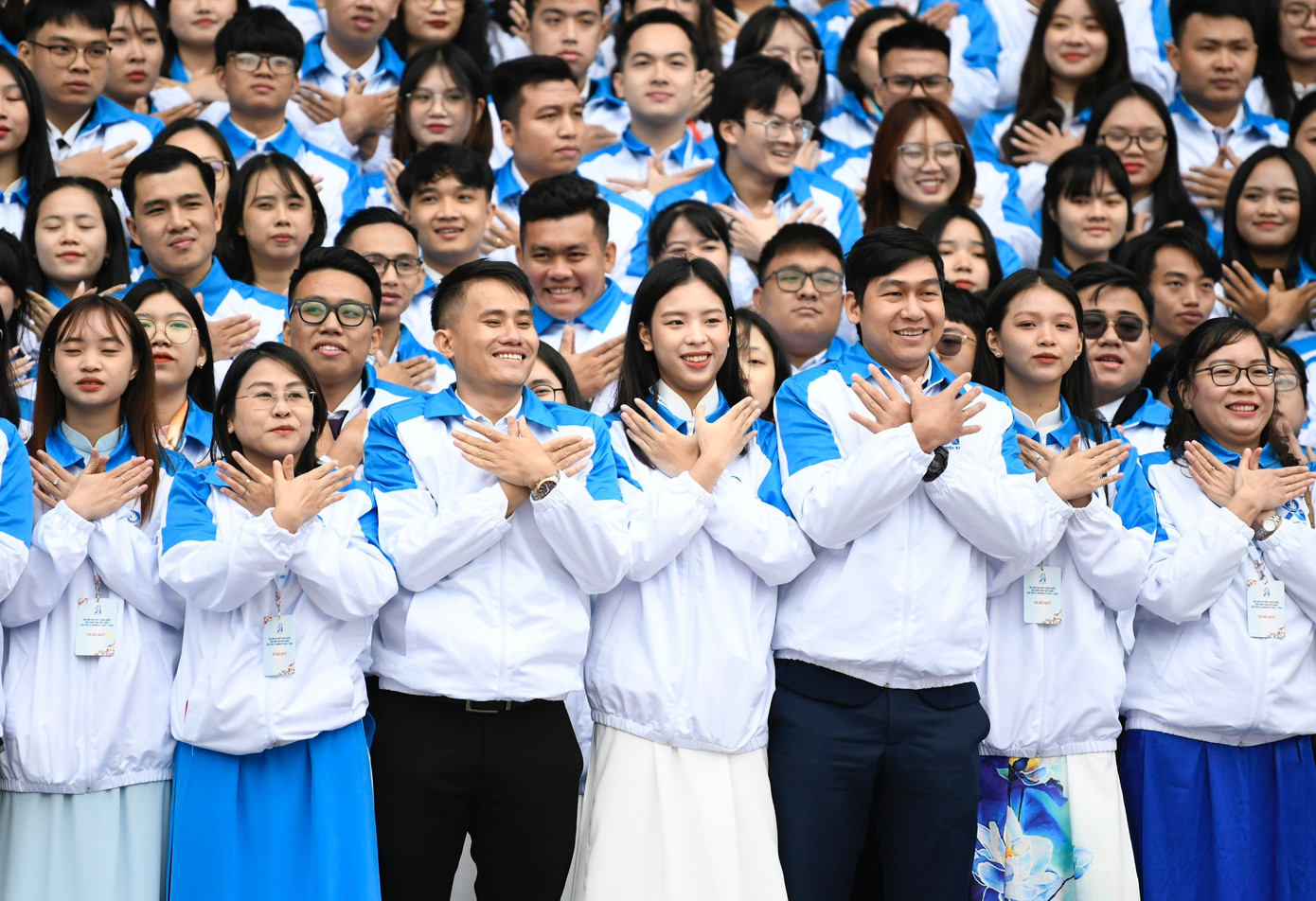 Ban Chấp hành Trung ương Hội Sinh viên Việt Nam khóa XI, với 103 anh, chị, hứa trước Đại hội và trước hội viên, sinh viên Việt Nam trong và ngoài nước sẽ đoàn kết, quyết tâm cùng với đội ngũ cán bộ Hội, hội viên, sinh viên phấn đấu triển khai và thực hiện sáng tạo, hiệu quả Nghị quyết Đại hội đại biểu toàn quốc Hội Sinh viên lần thứ XI.