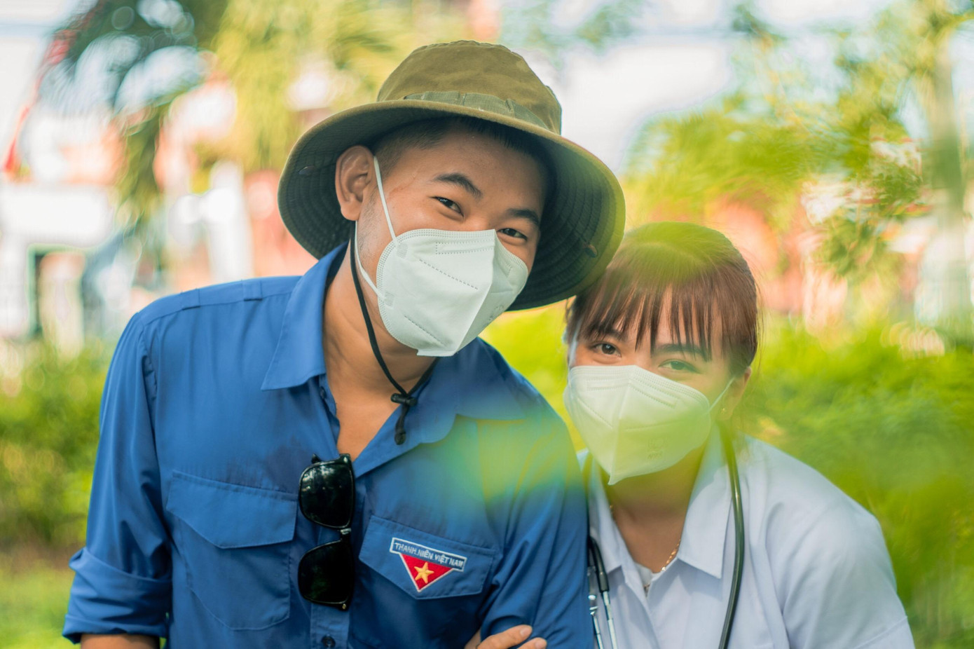 Thành tham gia các hoạt động như tuyên truyền y tế, truy vết dịch tễ, trực chốt kiểm soát dịch trên địa bàn và làm cả “shipper”, vận chuyển nhu yếu phẩm cho người dân trong các khu vực phong tỏa từ những ngày tỉnh Bình Phước có ca nhiễm COVID-19 đầu tiên.