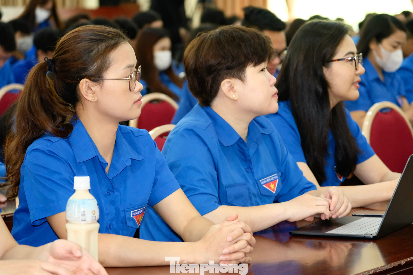 Đoàn viên, thanh niên chăm chú lắng nghe, học tập Nghị quyết của Đảng. Ảnh: Châu Linh Đoàn viên, thanh niên chăm chú lắng nghe, học tập Nghị quyết của Đảng. Ảnh: Châu Linh